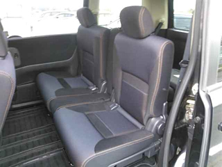 NISSAN SERENA 2010