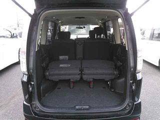 NISSAN SERENA 2010