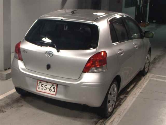 TOYOTA VITZ 2010