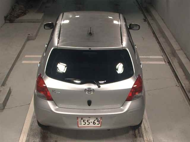 TOYOTA VITZ 2010