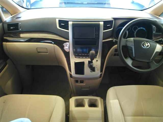 TOYOTA ALPHARD 2012
