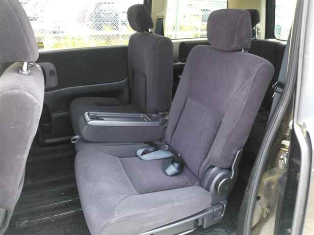 NISSAN SERENA 2010