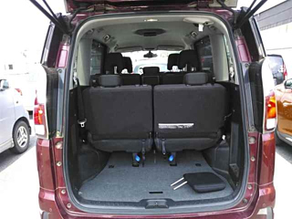 NISSAN SERENA 2017
