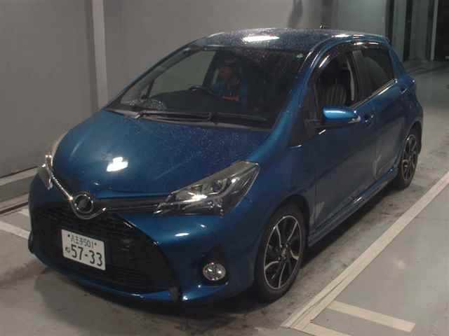 TOYOTA VITZ 2015