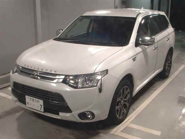 MITSUBISHI OUTLANDER PHEV 2015