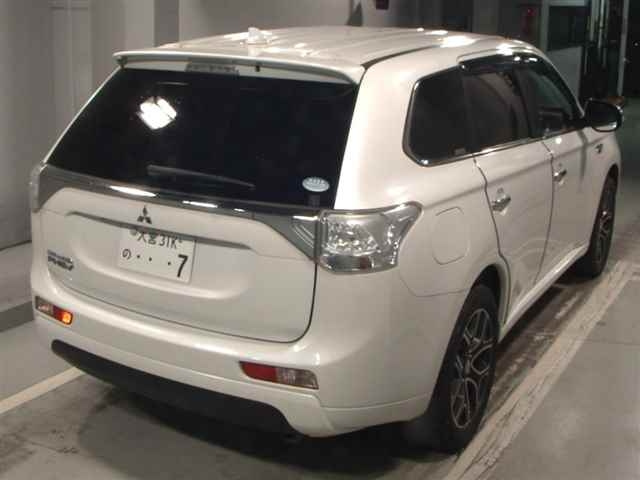 MITSUBISHI OUTLANDER PHEV 2015