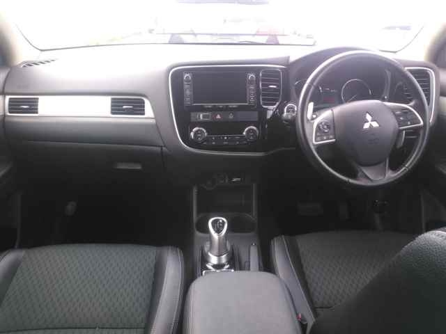 MITSUBISHI OUTLANDER PHEV 2015