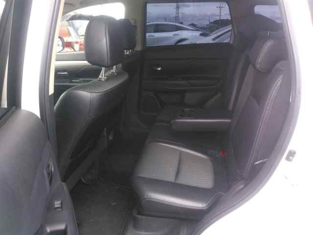 MITSUBISHI OUTLANDER PHEV 2015