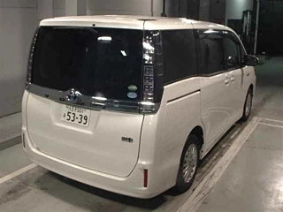 TOYOTA VOXY 2016