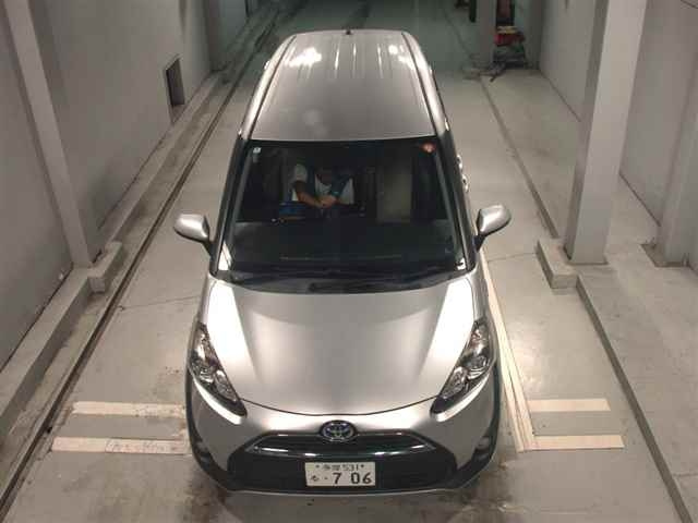 TOYOTA SIENTA 2016