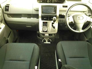 TOYOTA VOXY 2008