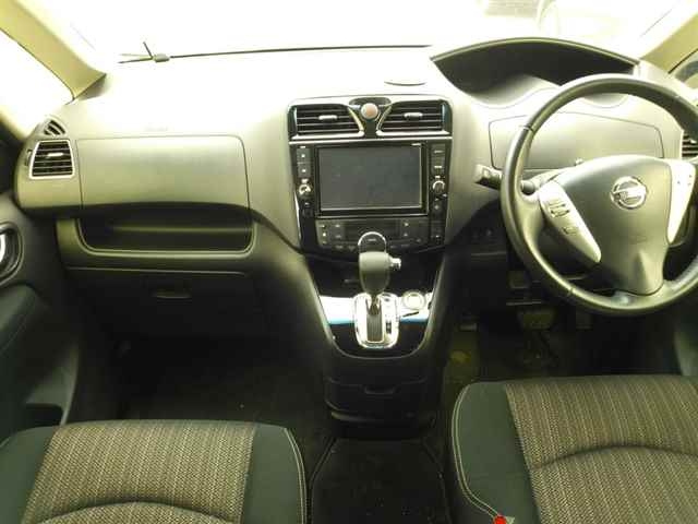 NISSAN SERENA 2015