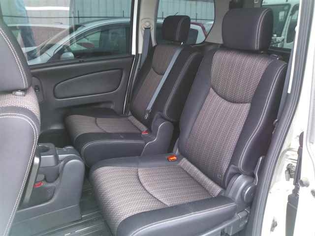 NISSAN SERENA 2015