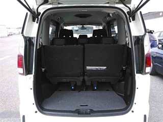 NISSAN SERENA 2018