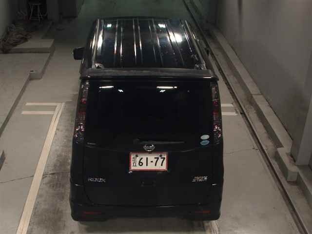 NISSAN ROOX 2010