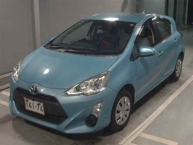 TOYOTA AQUA 2016