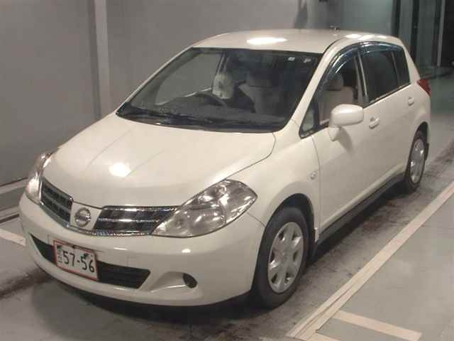 NISSAN TIIDA 2010