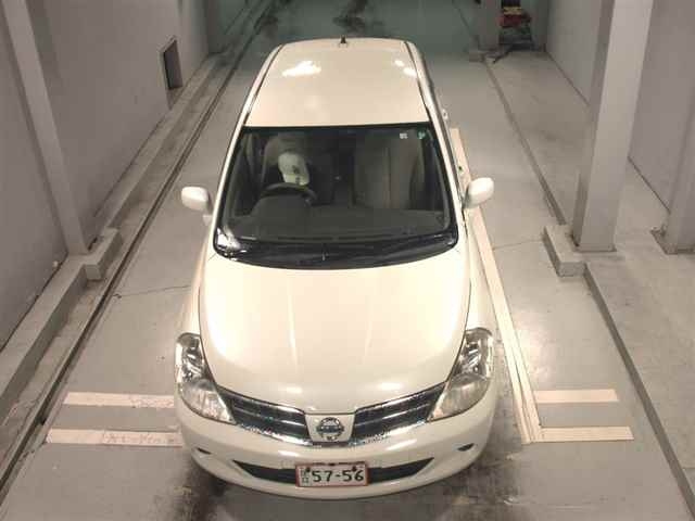 NISSAN TIIDA 2010