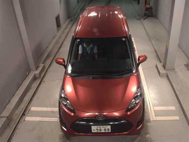 TOYOTA SIENTA 2016