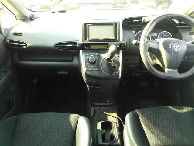 TOYOTA WISH 2009