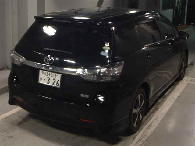 TOYOTA WISH 2013