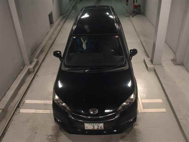 TOYOTA WISH 2013