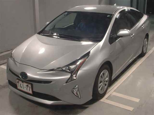 TOYOTA PRIUS 2018