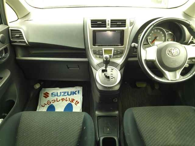 TOYOTA RACTIS 2011