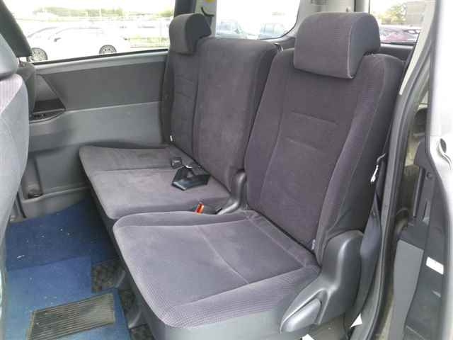 TOYOTA NOAH 2008