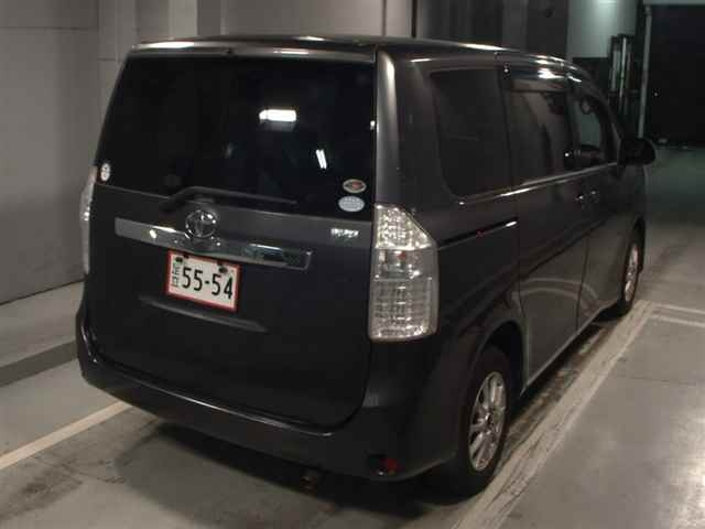 TOYOTA NOAH 2008