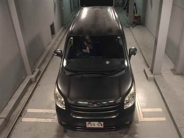 TOYOTA NOAH 2008