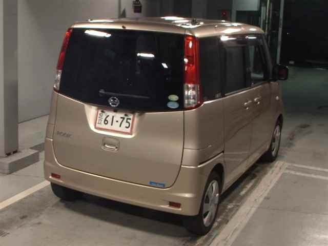 NISSAN ROOX 2011