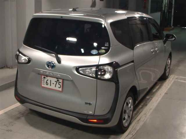TOYOTA SIENTA 2016