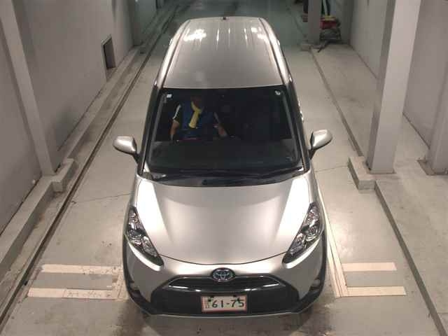 TOYOTA SIENTA 2016