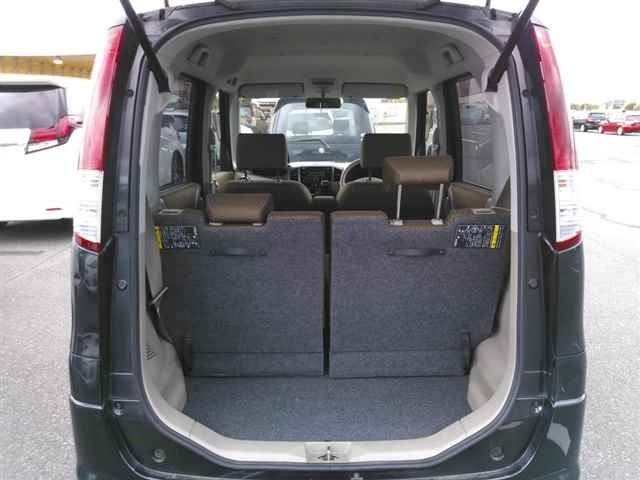 NISSAN ROOX 2010
