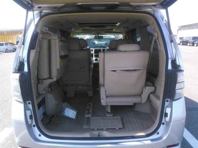 TOYOTA VELLFIRE 2012