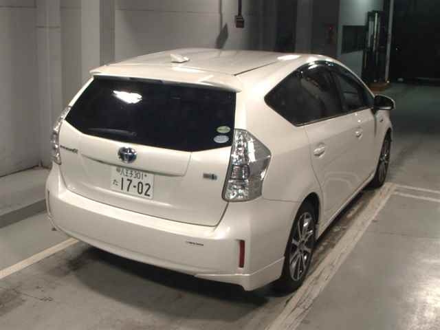 TOYOTA PRIUS ALPHA 2013