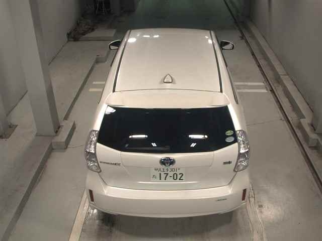 TOYOTA PRIUS ALPHA 2013