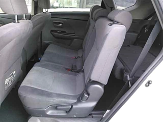 TOYOTA PRIUS ALPHA 2013