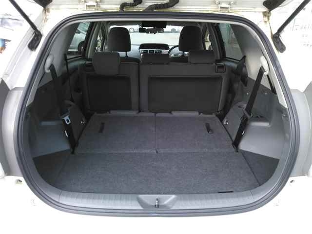 TOYOTA PRIUS ALPHA 2013