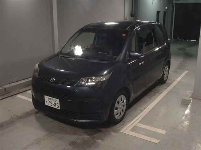 TOYOTA SPADE 2013