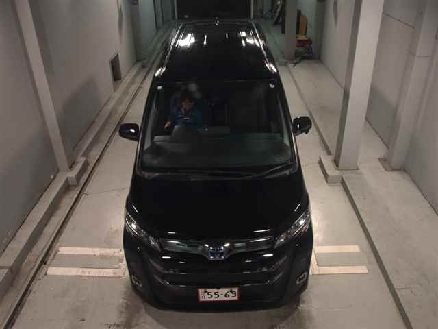 TOYOTA NOAH 2023