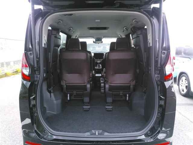 TOYOTA NOAH 2023