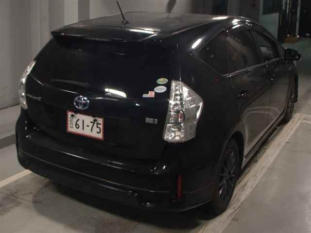TOYOTA PRIUS ALPHA 2013