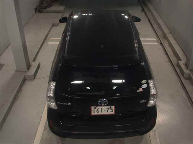 TOYOTA PRIUS ALPHA 2013