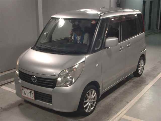 NISSAN ROOX 2010