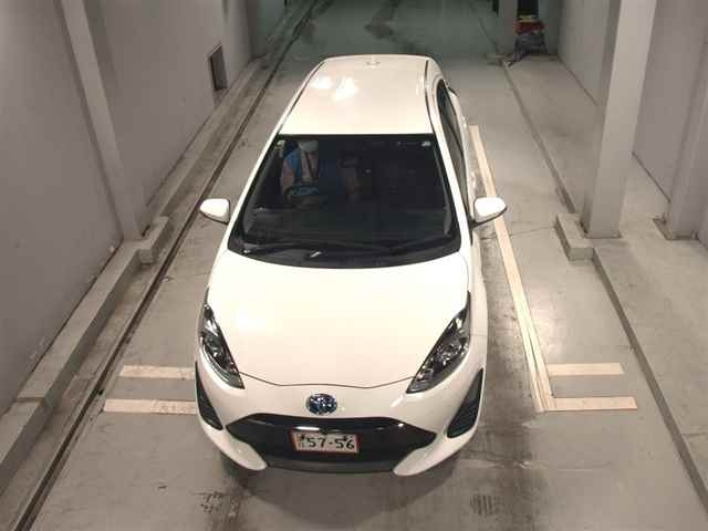TOYOTA AQUA 2019