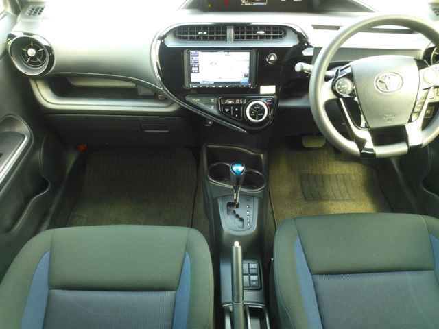 TOYOTA AQUA 2019
