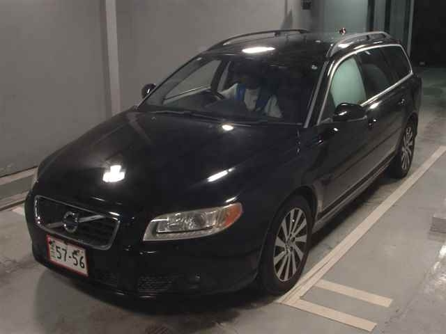 VOLVO V70 2013