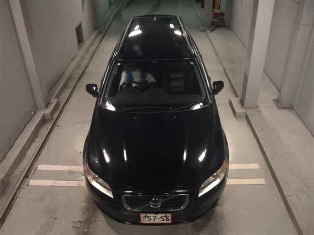 VOLVO V70 2013